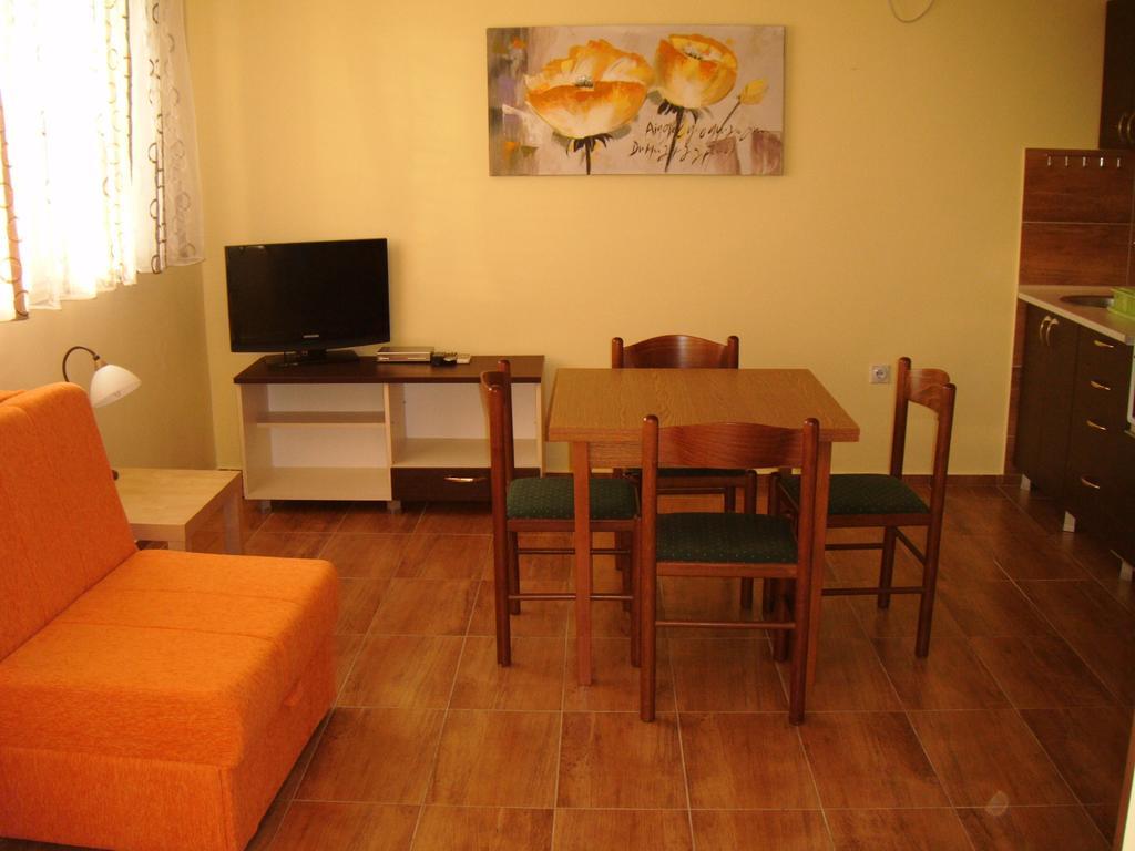 Apartments Bombona Утеха Стая снимка